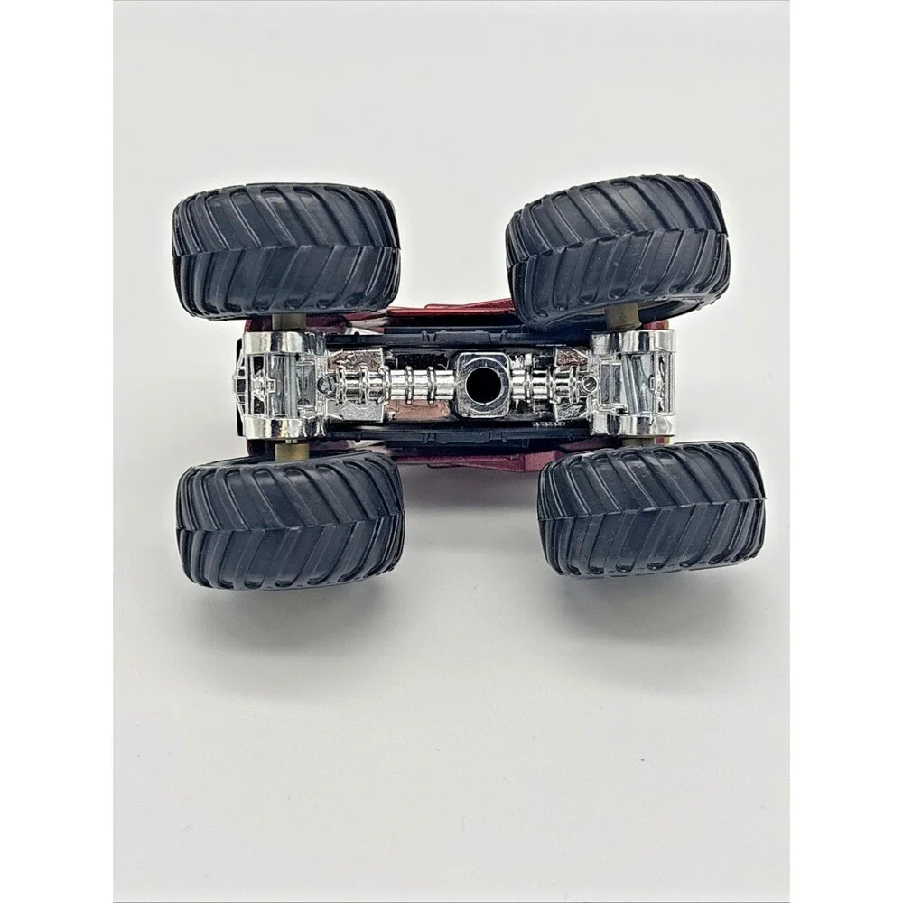 Hot Wheels Monster Jam Truck 1:64 Iron Man